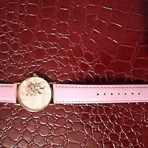 Rose Face PU Leather Analog Watch Pink - Picture 4 of 9